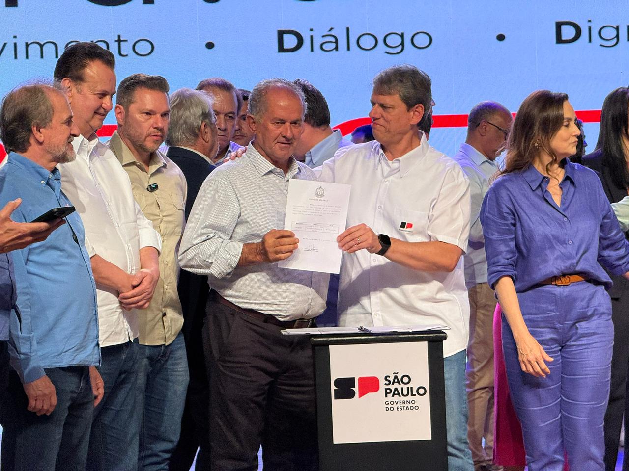 Lourenço assina convênio que libera R$ 800 mil para obras, reforma e revitalização da prainha do Centro de Lazer de Marapoama